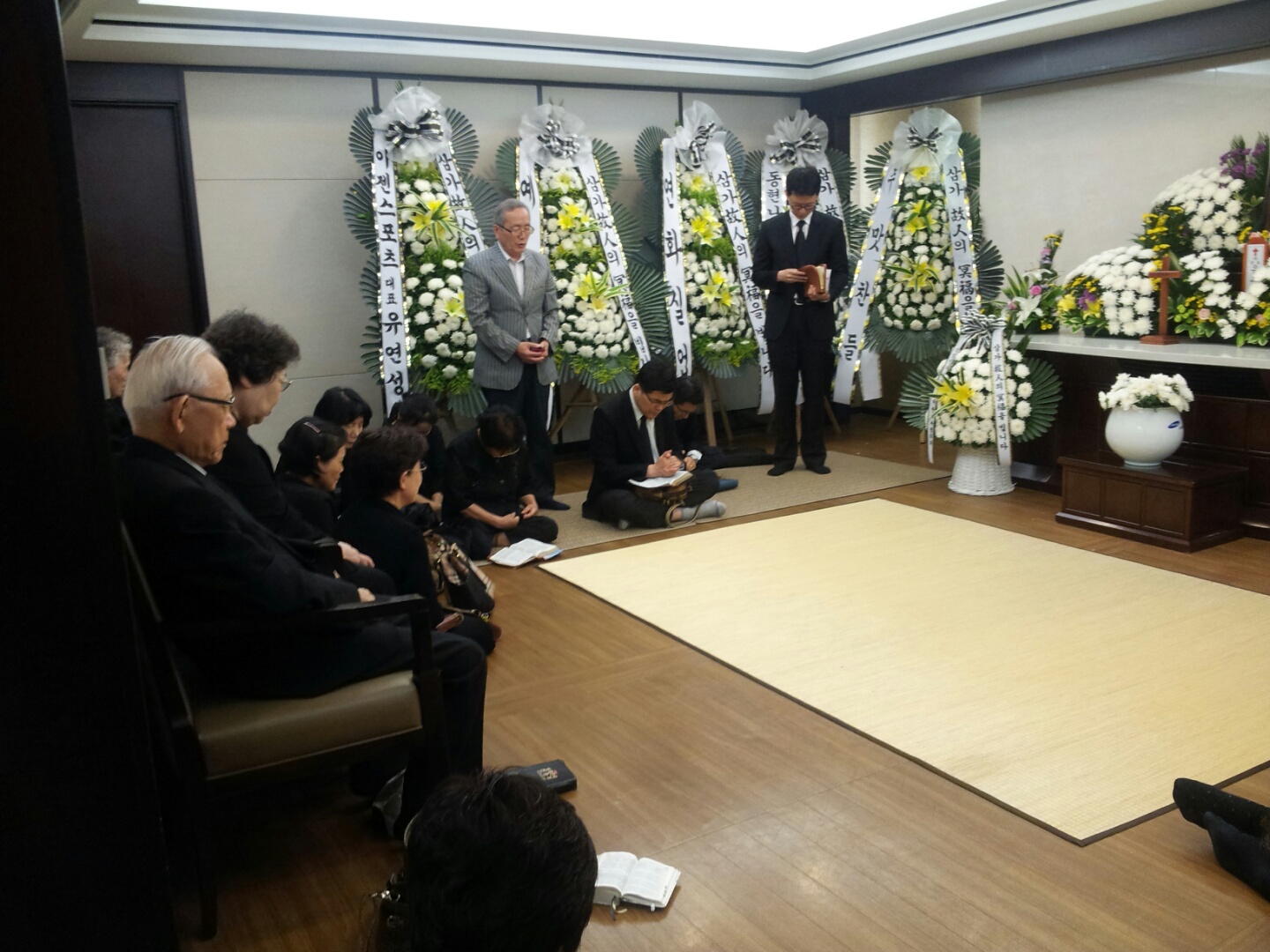 상조부 예배 _대표기도.jpg