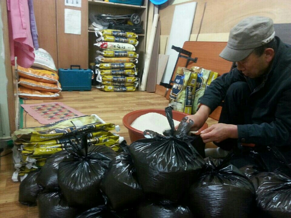 KakaoTalk_20151125_154553437.jpg : 2015 추수감사절, 헌물사역 보고서 KakaoTalk_20151125_154553437.jpg : 2015 추수감사절, 헌물사역 보고서