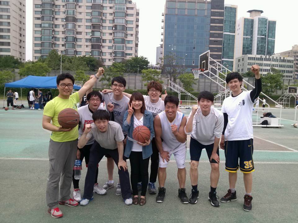 체육대회 - 농구8강진출.jpg