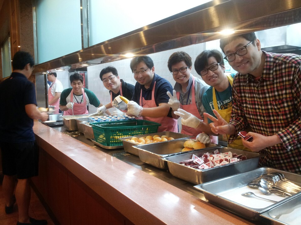 14 교갱협식당봉사.jpeg : [은혜안에 자라가는 청장년2진]