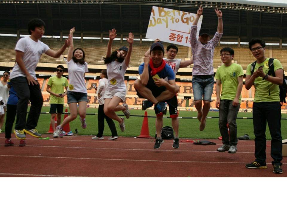 잠실 - 우승 12팀.jpg : 제자 12진 주일 보고서 (# 체육대회의 영광을 주님께 돌립니다. 12진원들이 자랑스럽습니다.) 잠실 - 우승 12팀.jpg : 제자 12진 주일 보고서 (# 체육대회의 영광을 주님께 돌립니다. 12진원들이 자랑스럽습니다.)