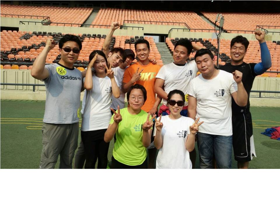 잠실 - 씨름준우승.jpg : 제자 12진 주일 보고서 (# 체육대회의 영광을 주님께 돌립니다. 12진원들이 자랑스럽습니다.) 잠실 - 씨름준우승.jpg : 제자 12진 주일 보고서 (# 체육대회의 영광을 주님께 돌립니다. 12진원들이 자랑스럽습니다.)