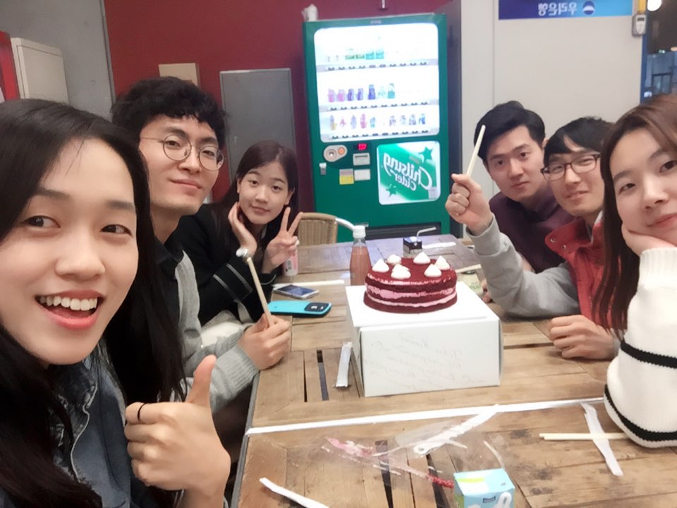 은혜 간사님 생일.jpg