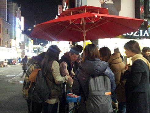 20130321_202946.jpg : [2013 캠퍼스전도 & 예람제] 3/21 2진 대학로 전도현장