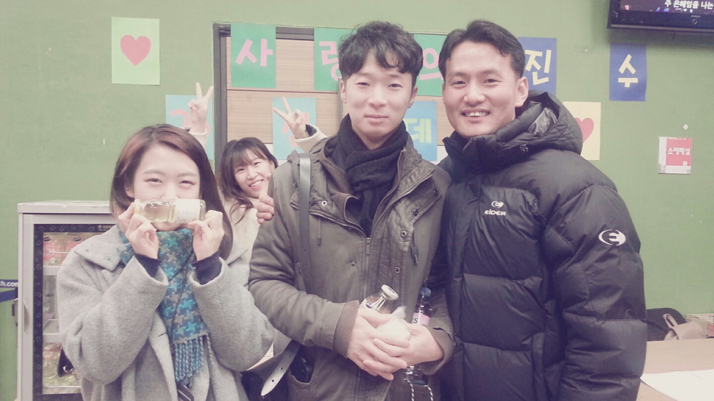 진데이에서 팀원과 첫인사.jpg : ♡사랑의 진수♡ 20진 12월7일 주일사역보고^^