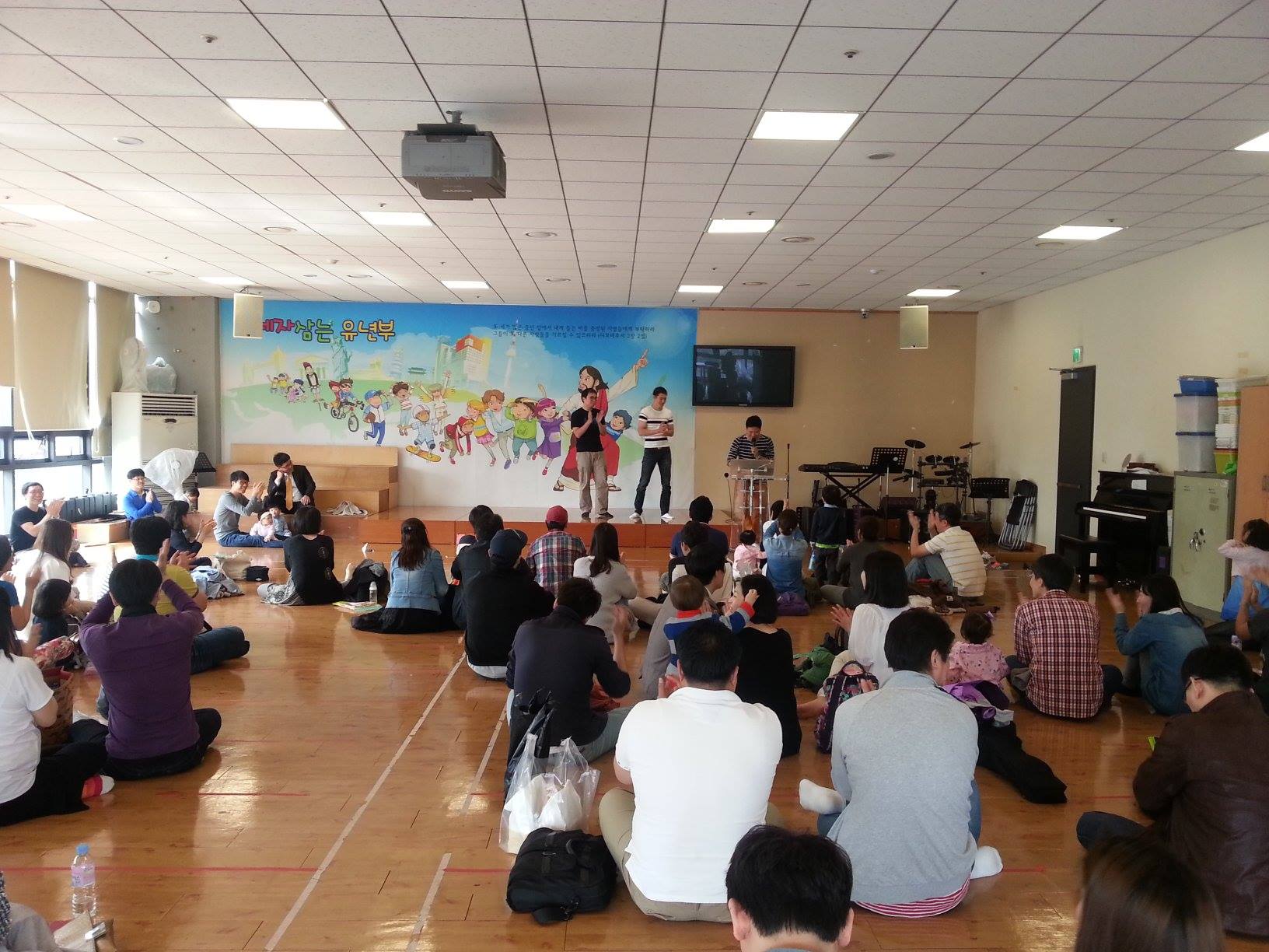 10309905_799039103453841_564492117_o.jpg : 청장년 3진 주일 보고서