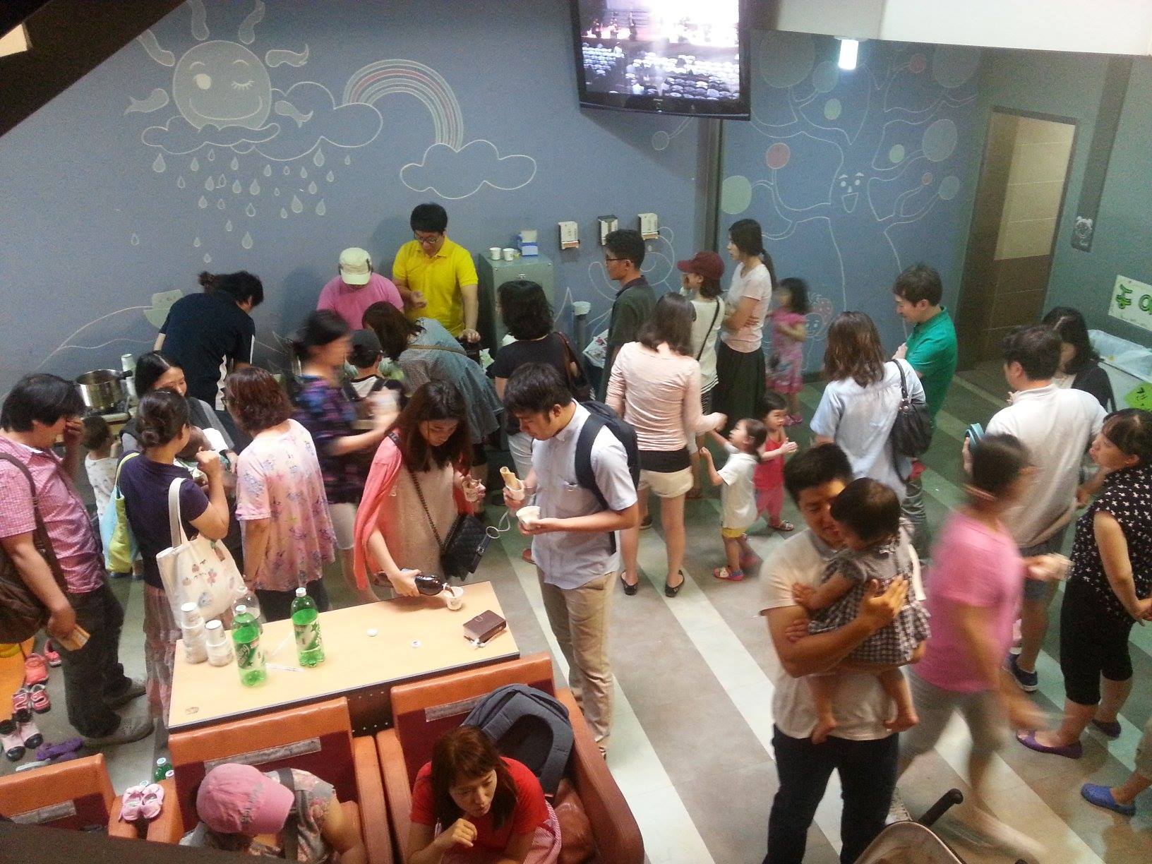 10473533_826254110732340_1094220641_o.jpg : 청장년3진 주일보고서