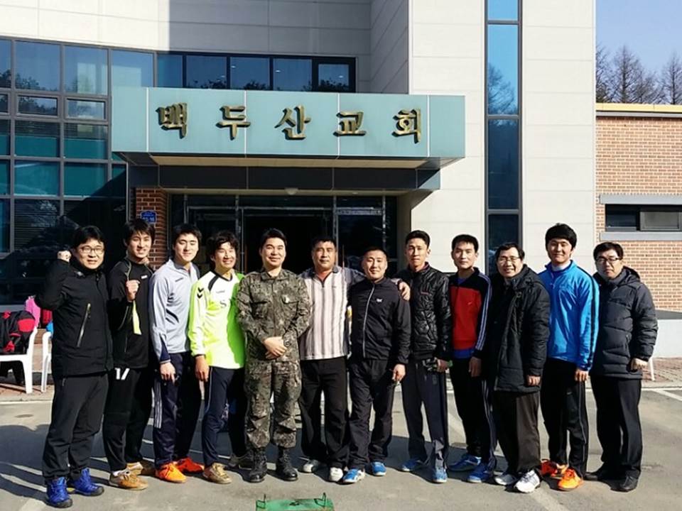 군선교 - 21사단 족구.jpg