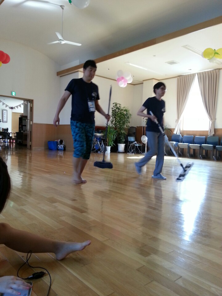 04 교회 청소.jpg