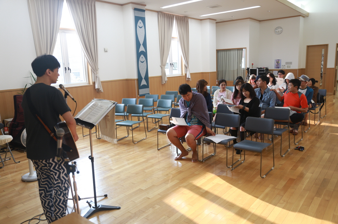 00 새벽예배 전 선교팀모임.JPG