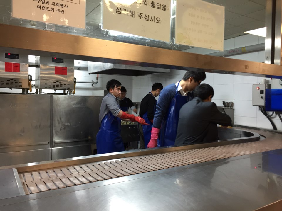 배식2.jpg : Sunny~~10   10진 주일보고