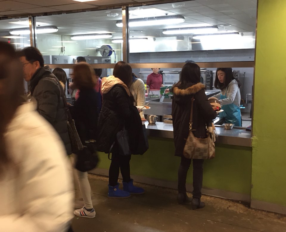 배식.jpg : Sunny~~10   10진 주일보고