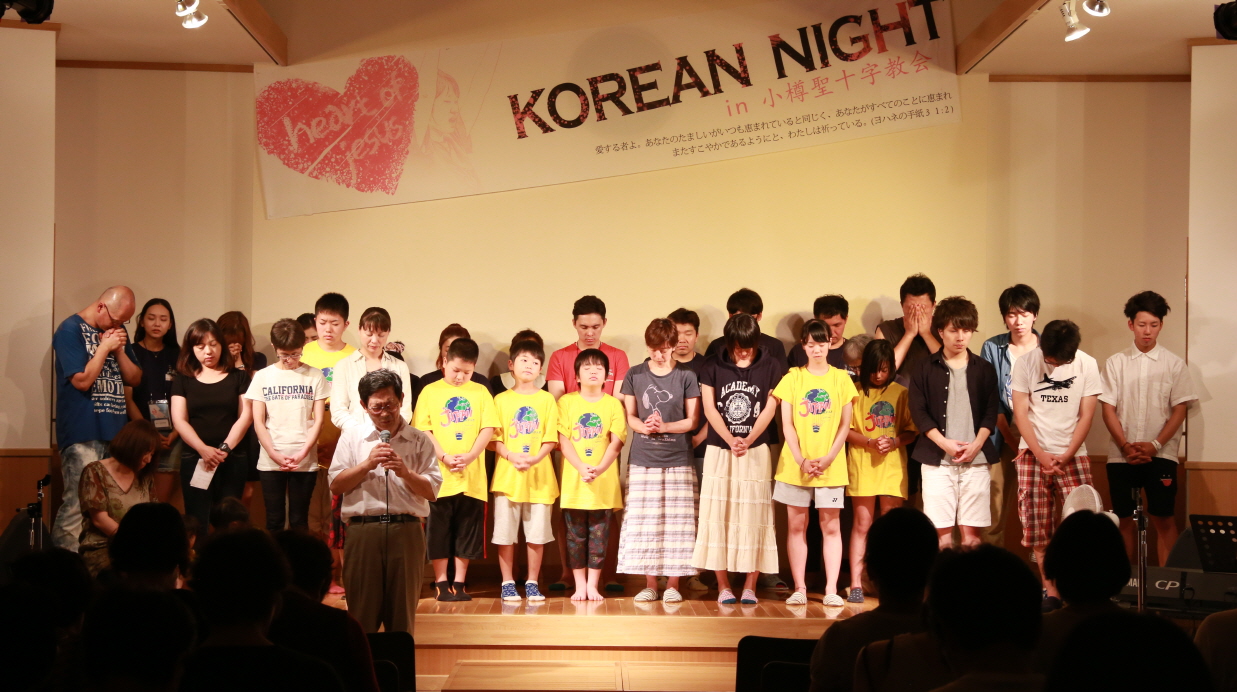 13 목사님 축도.JPG