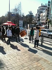 1362319210844_resized.jpg : ［2013 캠퍼스전도&예람제］3/3 5진 홍대 주일캠전현장