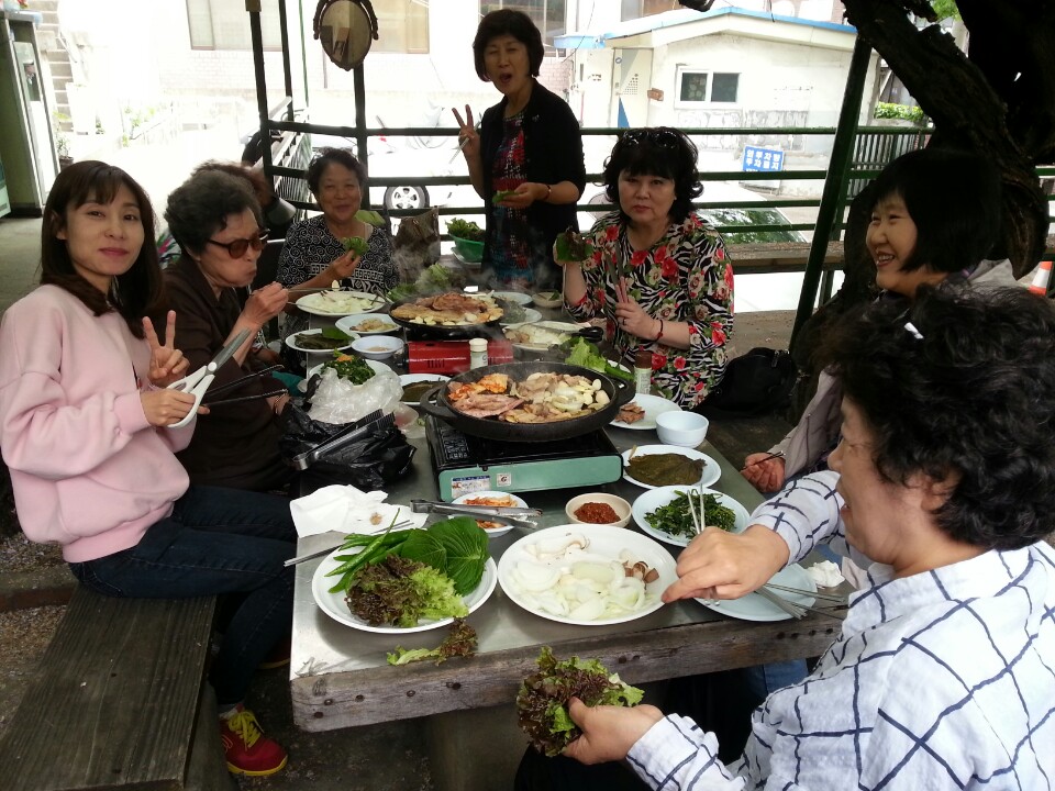 주중1목장.jpg : <은혜의 장년 1진> '은혜, 섬김, 기도'로 언제나 '그 자리'에서 뵙겠습니다!