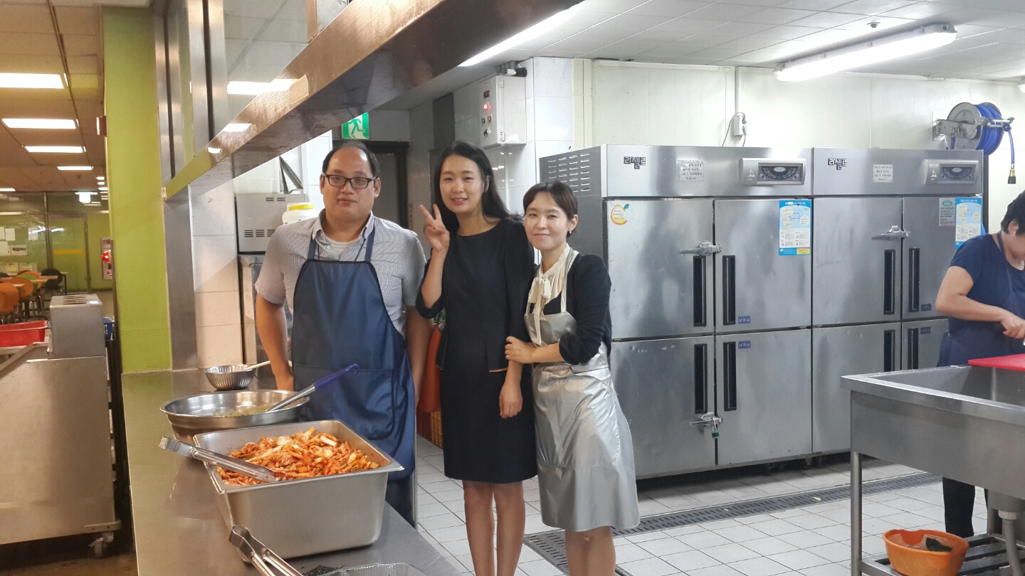 9.28 새벽3.jpg : <하나님께 드림 14진> '새벽'은 하나님을 만나는 시간입니다. (새벽- 배식/)