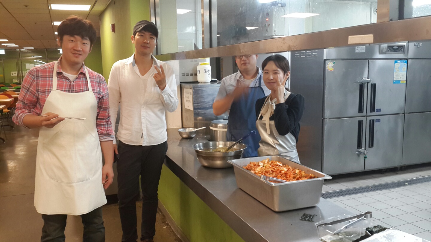 9.28 새벽2.jpg : <하나님께 드림 14진> '새벽'은 하나님을 만나는 시간입니다. (새벽- 배식/)