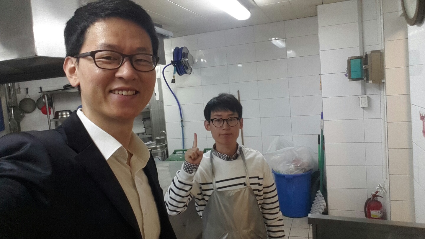 9.28 새벽6.jpg : <하나님께 드림 14진> '새벽'은 하나님을 만나는 시간입니다. (새벽- 배식/)