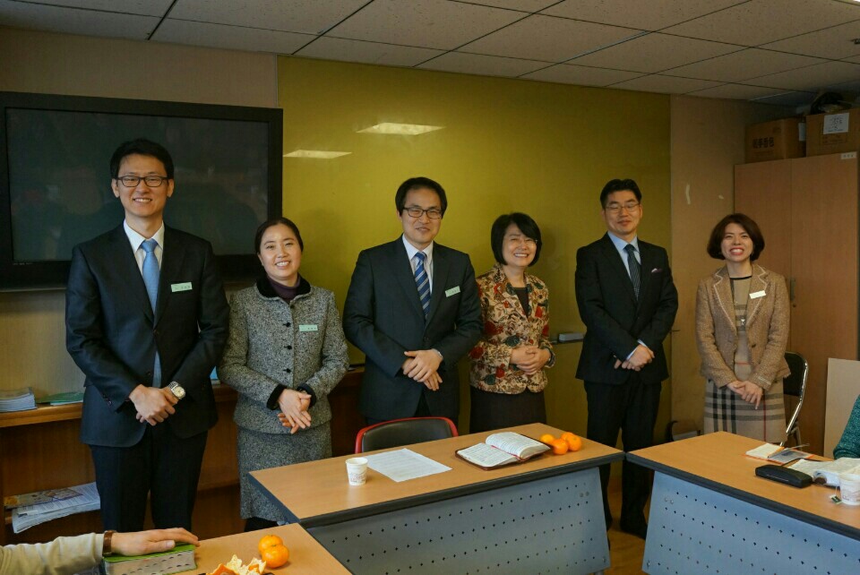 15년 장년부 교역자.jpg : <은혜의 장년1진>'15년 새해 정식으로 인사 드립니다! 은혜의 장년부 입니다!'