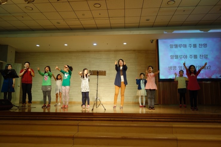 율동팀.jpg : [말씀 먹고 기도하여 열매맺는 초등부] 140427 주일보고서