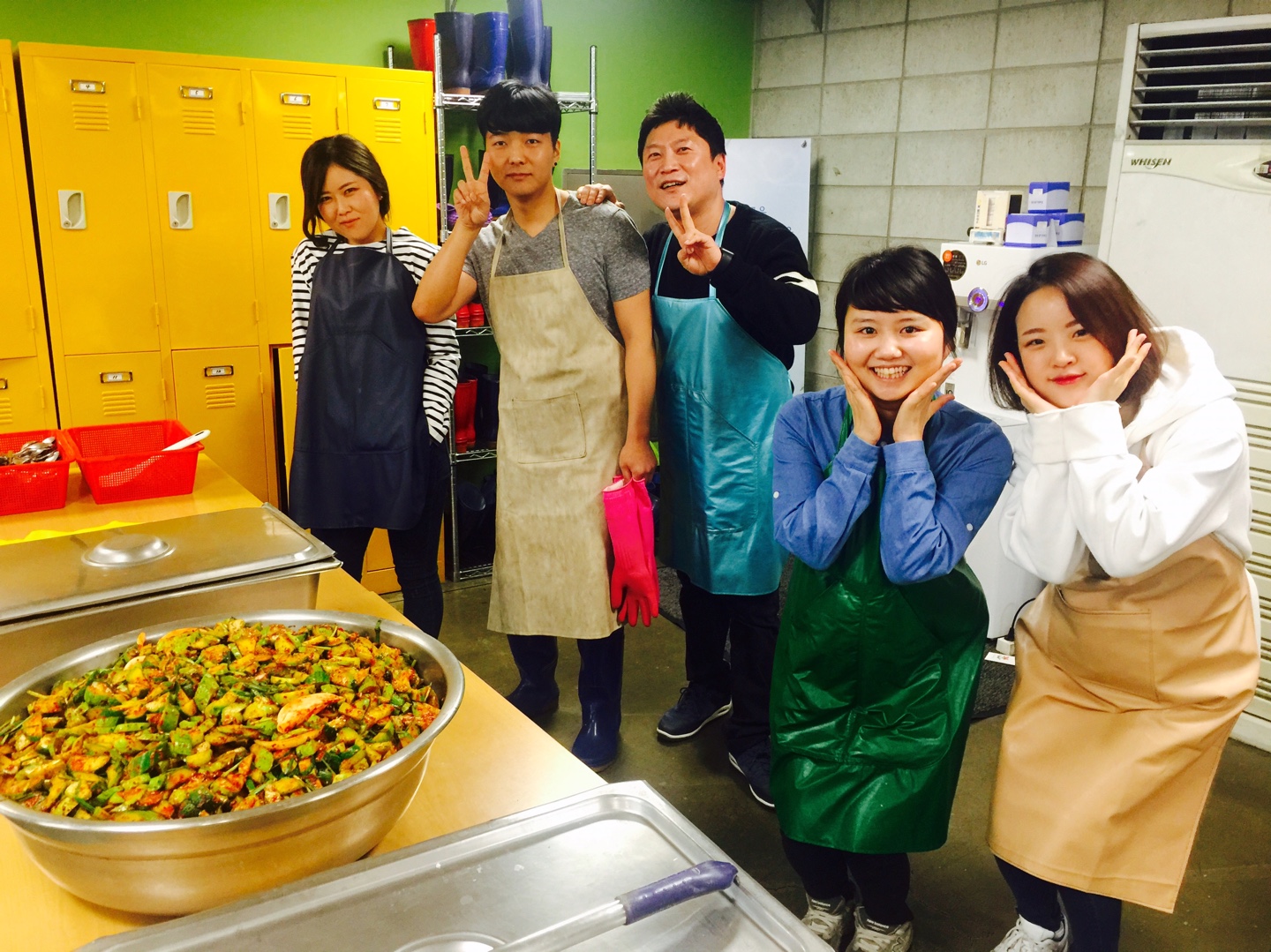 배식식식.jpg : 봄바람 신바람 춤바람난 [관대한 15진] 주일 풍경