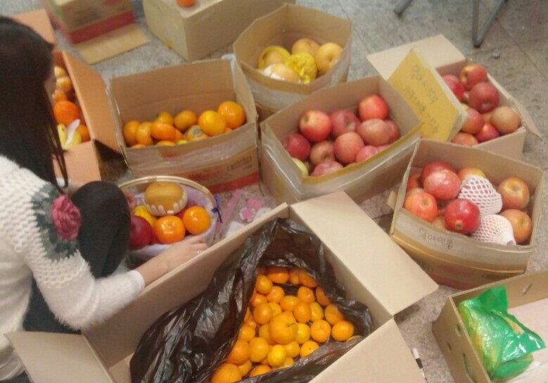 KakaoTalk_20141127_163425996.jpg : 2014 추수감사절, 헌물사역 보고서입니다. KakaoTalk_20141127_163425996.jpg : 2014 추수감사절, 헌물사역 보고서입니다.