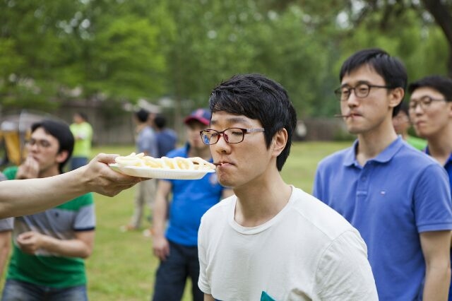 BandPhoto_2014_06_03_05_21_42.jpg : 청장년 3진 주일보고 (코이노니아 사진 첨부) BandPhoto_2014_06_03_05_21_42.jpg : 청장년 3진 주일보고 (코이노니아 사진 첨부)