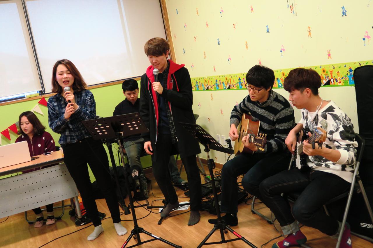 5fjUd015aak3ixlxkejw_tz6695.jpg : 첫 진예배 (디딤돌 14진) 주일 보고서