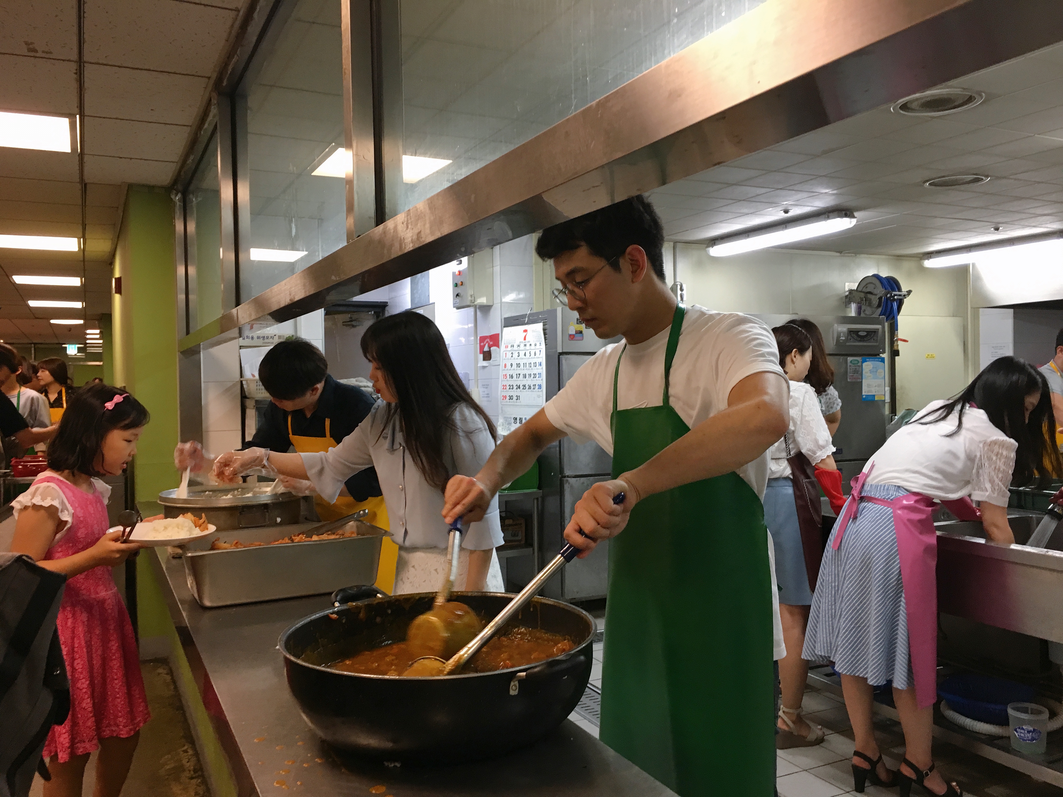 진모임 180624 배식봉사3.jpg