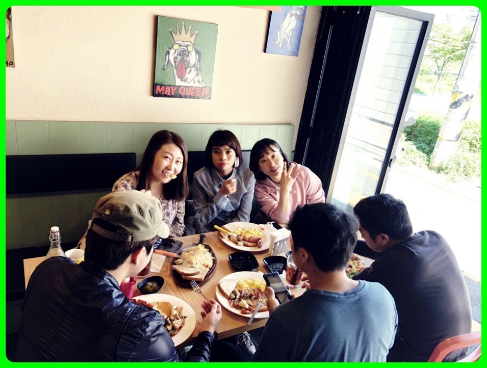 둘째날 먹방시작.jpg