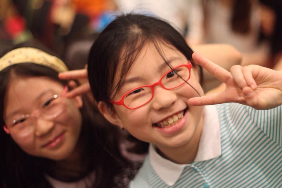 연우 민아.jpg : [말씀먹고 기도하여 열매맺는 초등부] 140525 주일보고