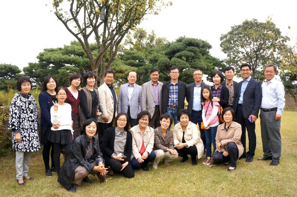 이규응 목장1.jpg : <은혜의 장년 1진> ‘더욱 말씀으로 모이길 힘쓰는 장년 1진 입니다' 이규응 목장1.jpg : <은혜의 장년 1진> ‘더욱 말씀으로 모이길 힘쓰는 장년 1진 입니다'