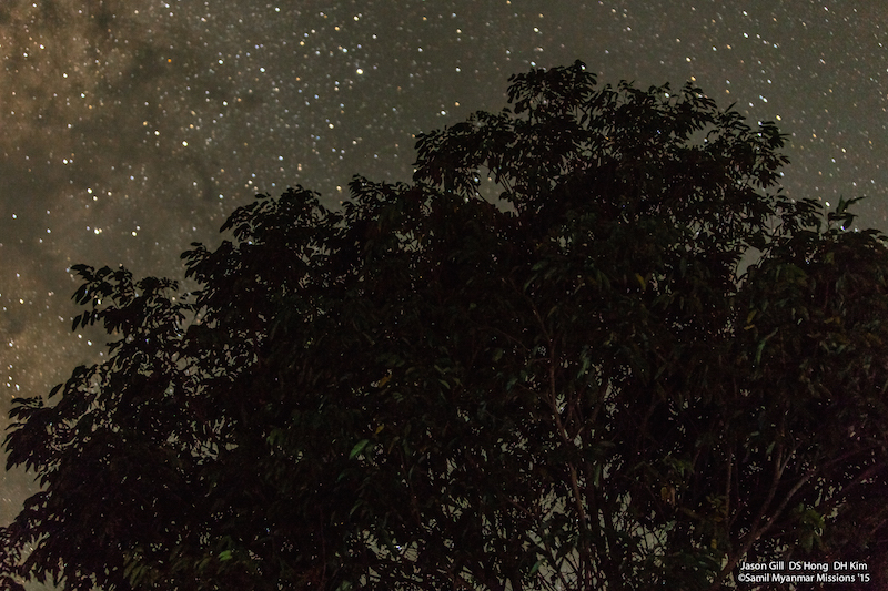 미얀마 하늘.jpg : 필그린 7진_2015년 8월 23일 주일보고서