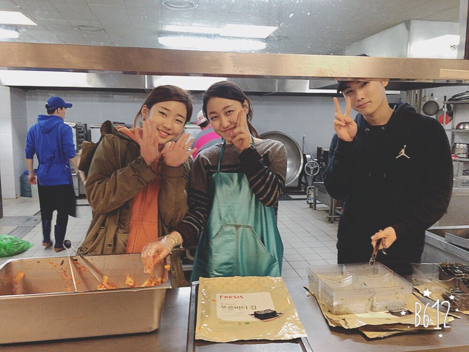 배식.jpg : 필그린 7진_2016년 3월 27일 주일보고서