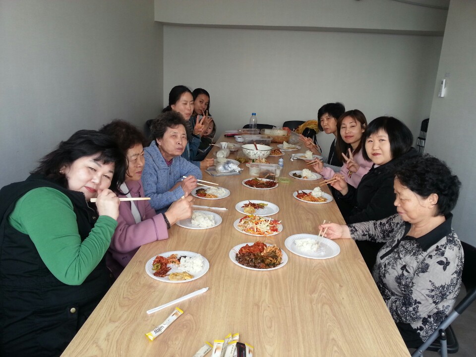 3.22일 주일1목장.jpg : [은혜의 장년1진] '모이길 힘쓰는 장년 1진입니다!'