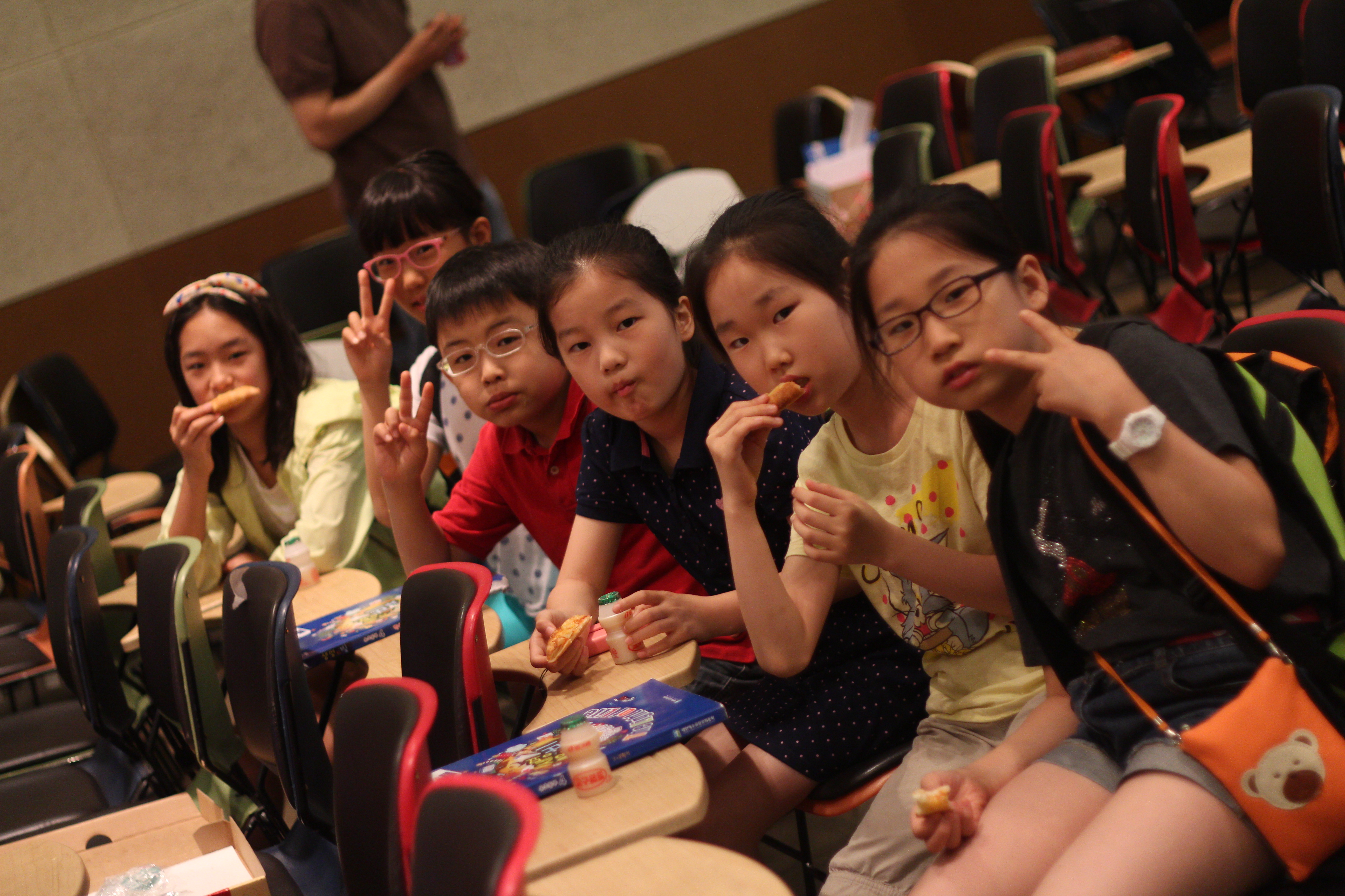 아이들 사진.jpg : [말씀먹고 기도하여 열매맺는 초등부] 140608 주일보고서