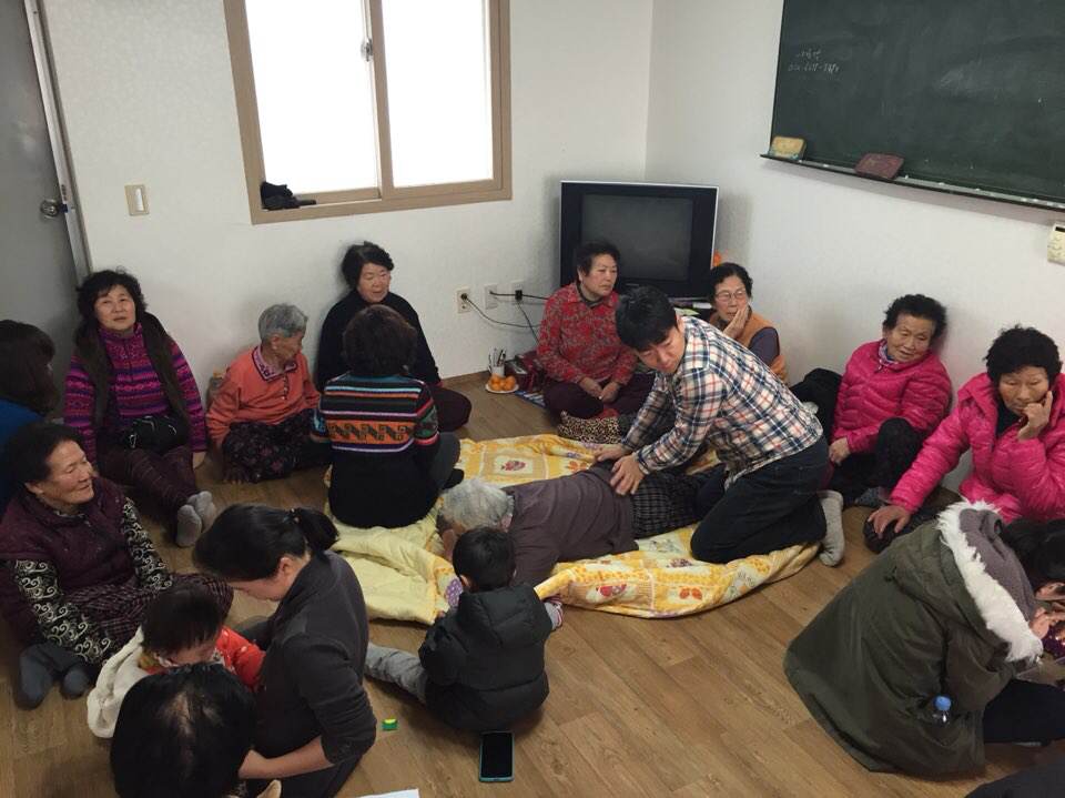 15 장흥8.jpg : [함께 웃고 함께 우는 청장년2진] 장흥에 뜬 유모차 부대(150111)