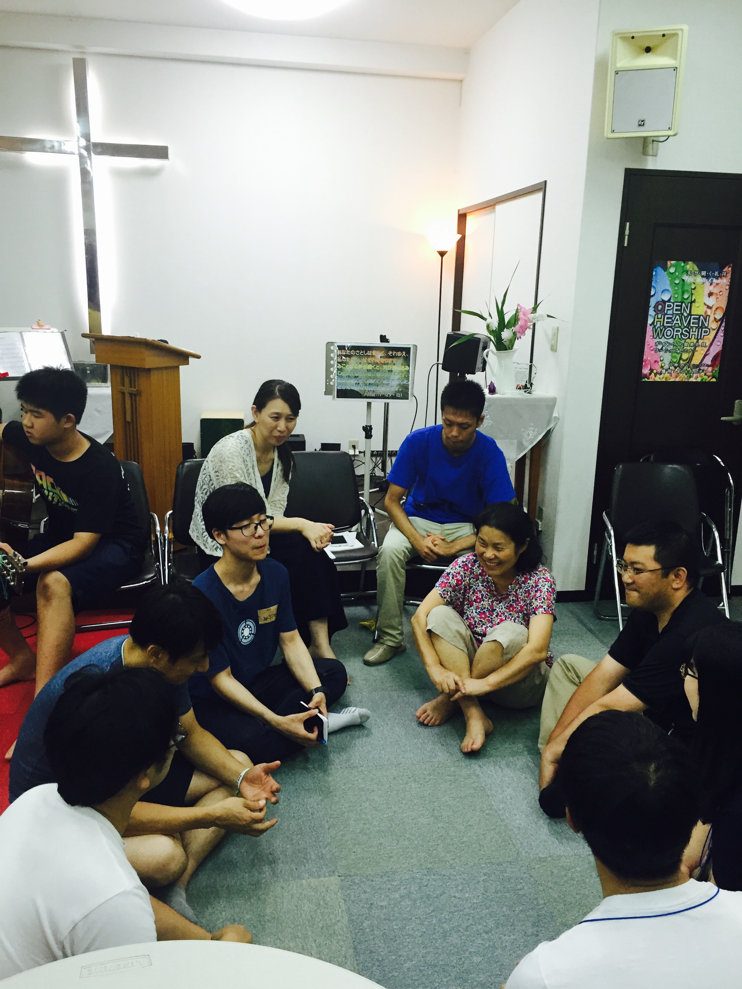 기도회 후 간증.jpg : [34차 일본선교] 오사카 힐스처치 사역보고 2일차