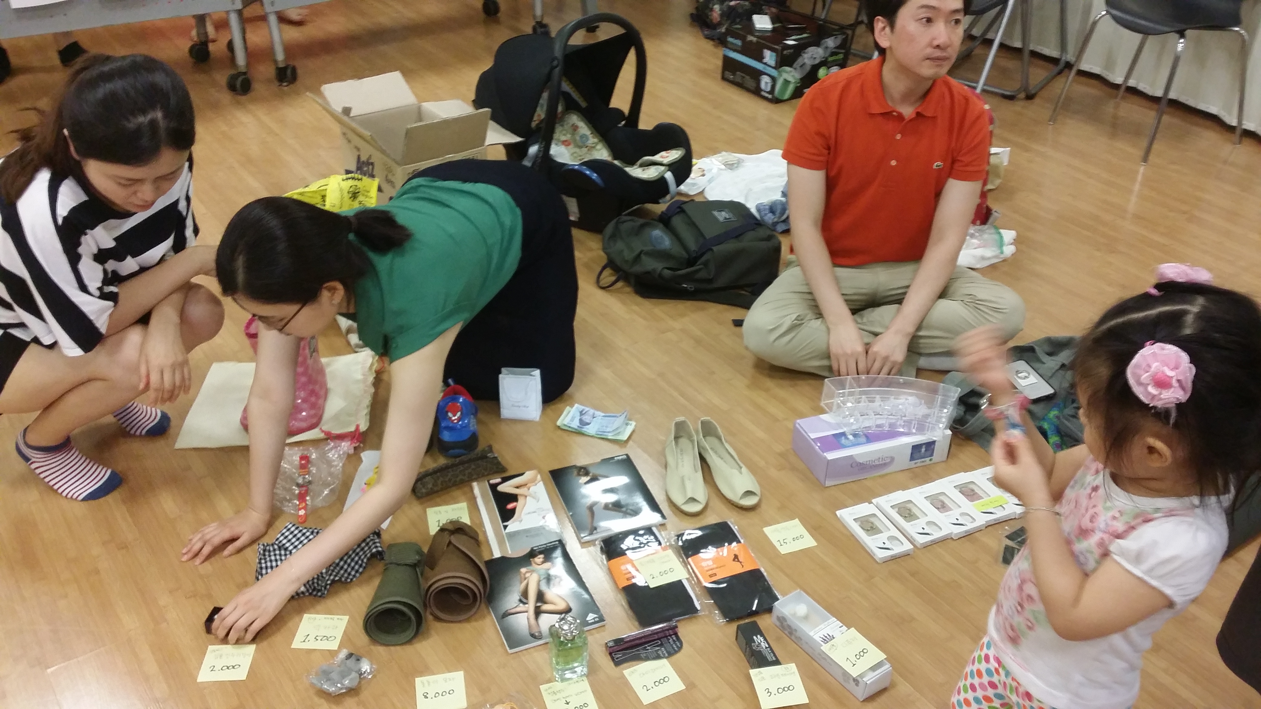 KakaoTalk_20160629_210905994.jpg : 청장년3진 보고서 (선교 바자회)