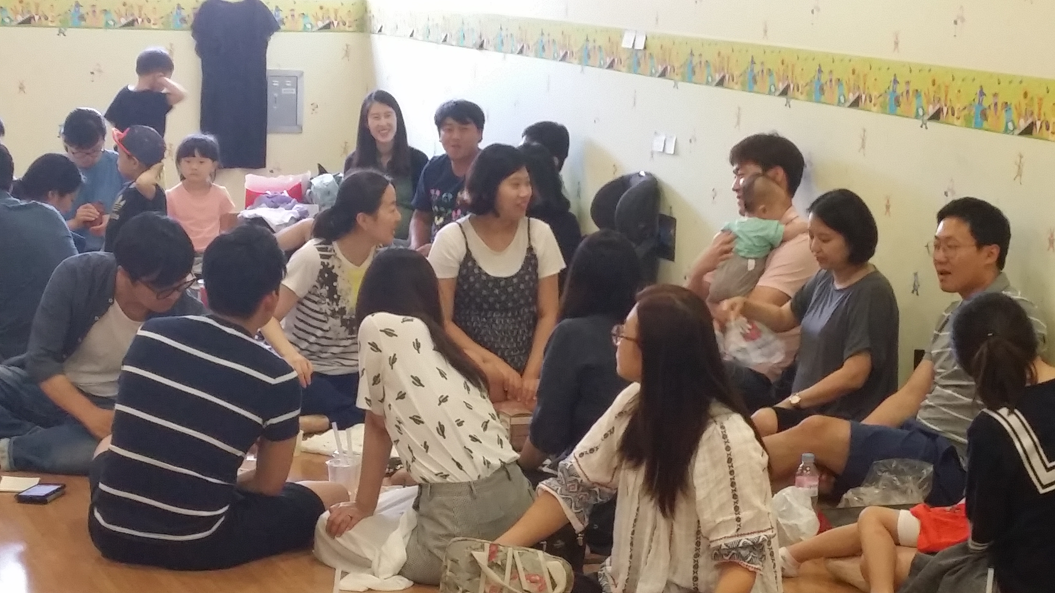 KakaoTalk_20160629_210916775.jpg : 청장년3진 보고서 (선교 바자회)