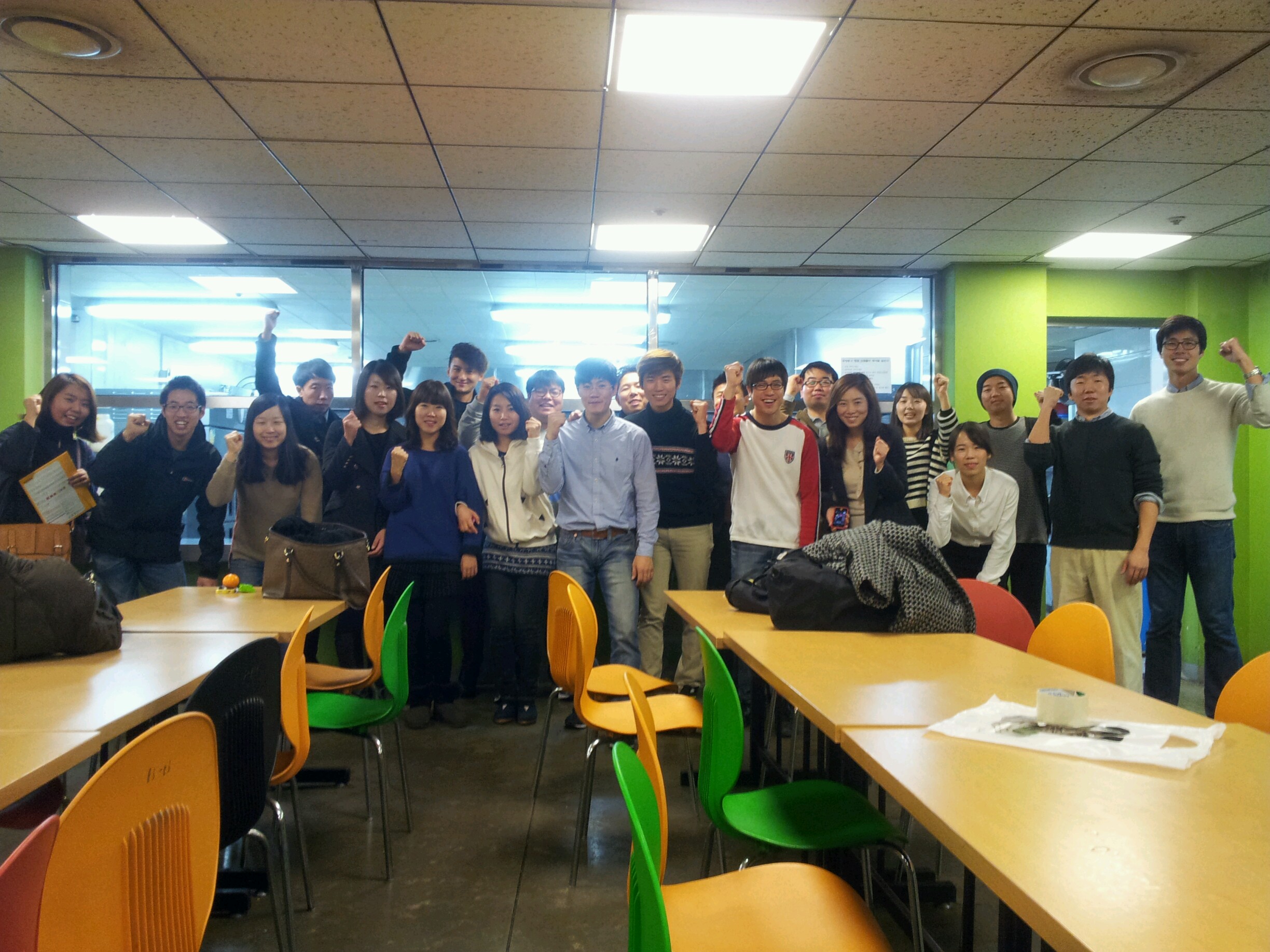 봉사 - 배식후 121202.jpg : 제자 12진 주일 보고서 ( # 흘러넘치는 기도의 불붙길 바랍니다.)