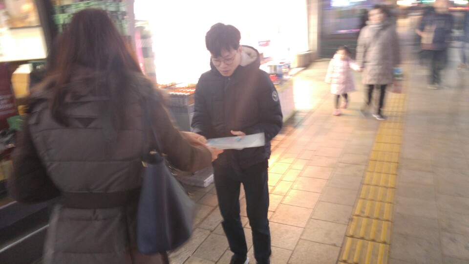 KakaoTalk_20160311_220010069.jpg : 가족4진 숙대캠전 다녀왔습니다.