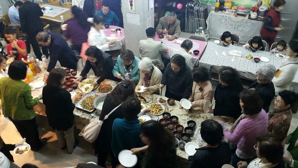 코리안파티 식사교제.jpg : [33차 일본선교] 토미시로 넷째날 사역보고서 (하나님이 은혜가 있는 선교)