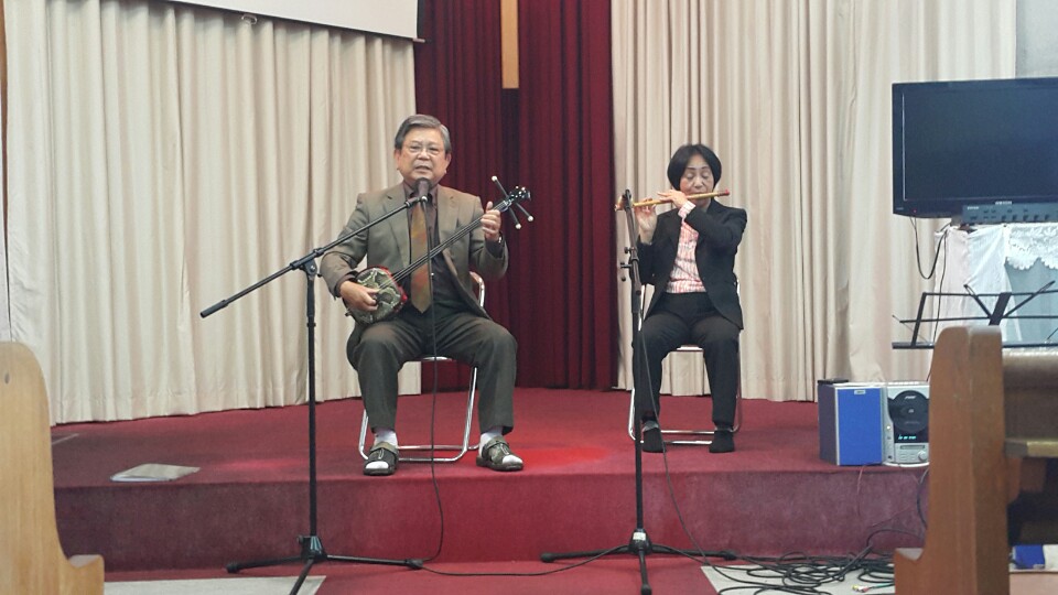 교회 공연.jpg : [33차 일본선교] 토미시로 넷째날 사역보고서 (하나님이 은혜가 있는 선교)