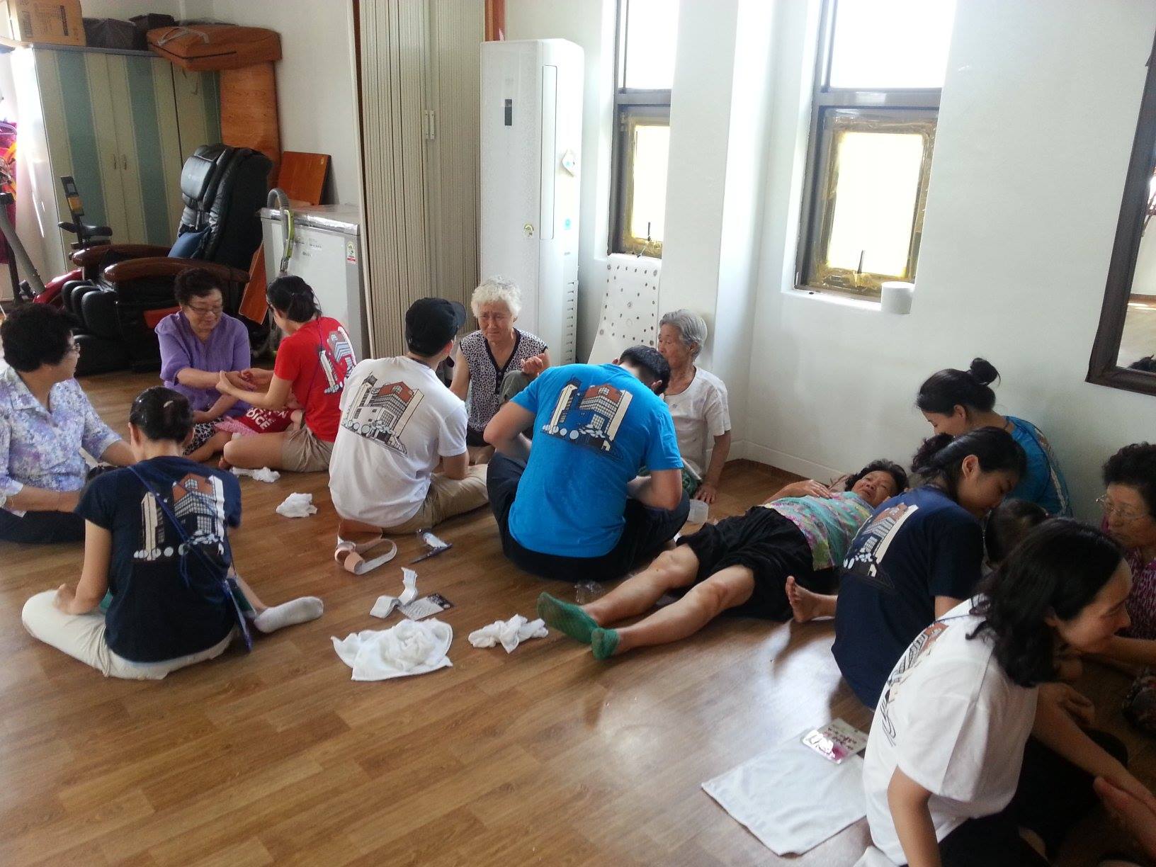 10558509_842371925787225_1348075538_o.jpg : 청장년 3진 주일 보고서