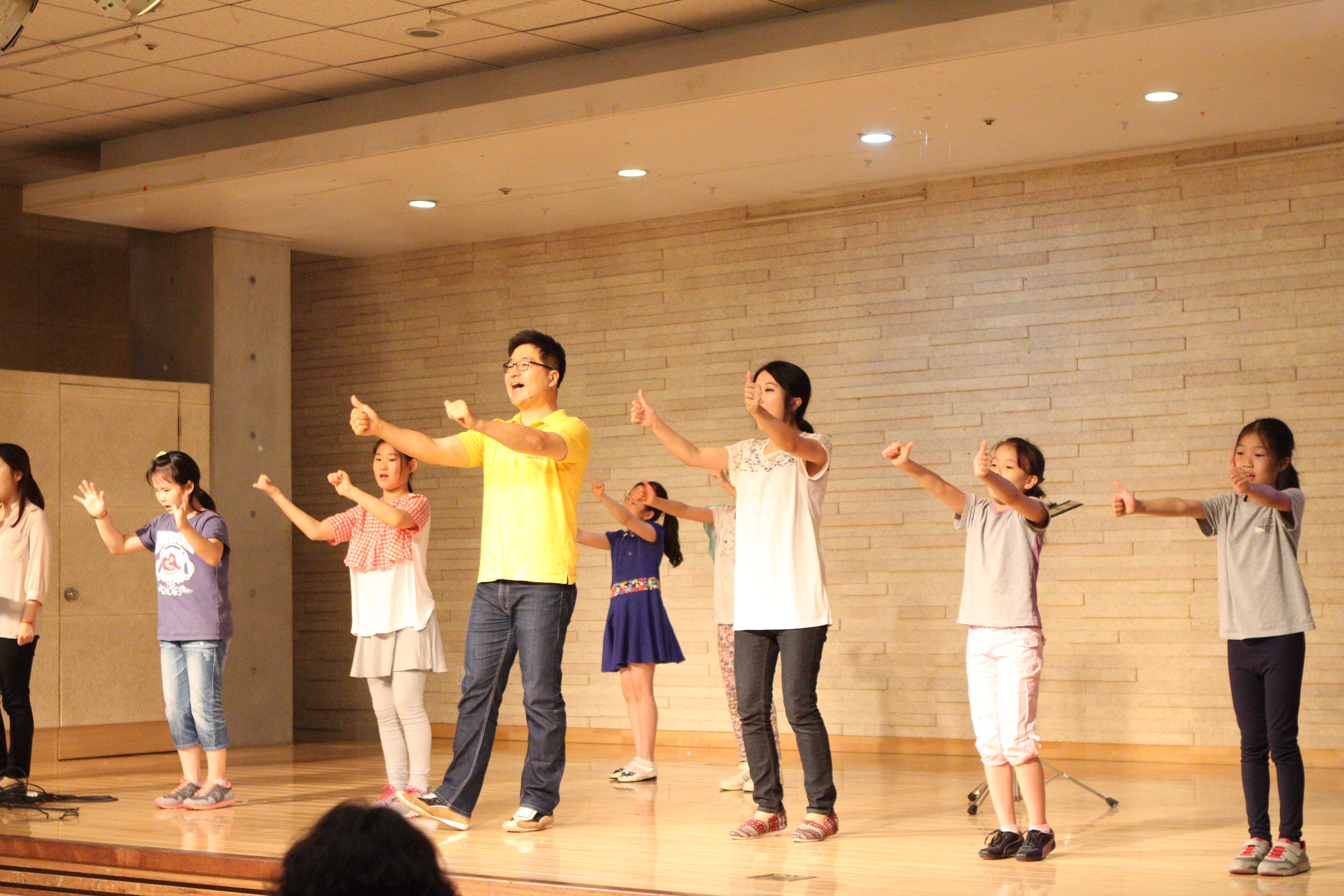 율동1.jpg : [말씀먹고 기도하여 열매맺는 초등부] 140518 주일보고서