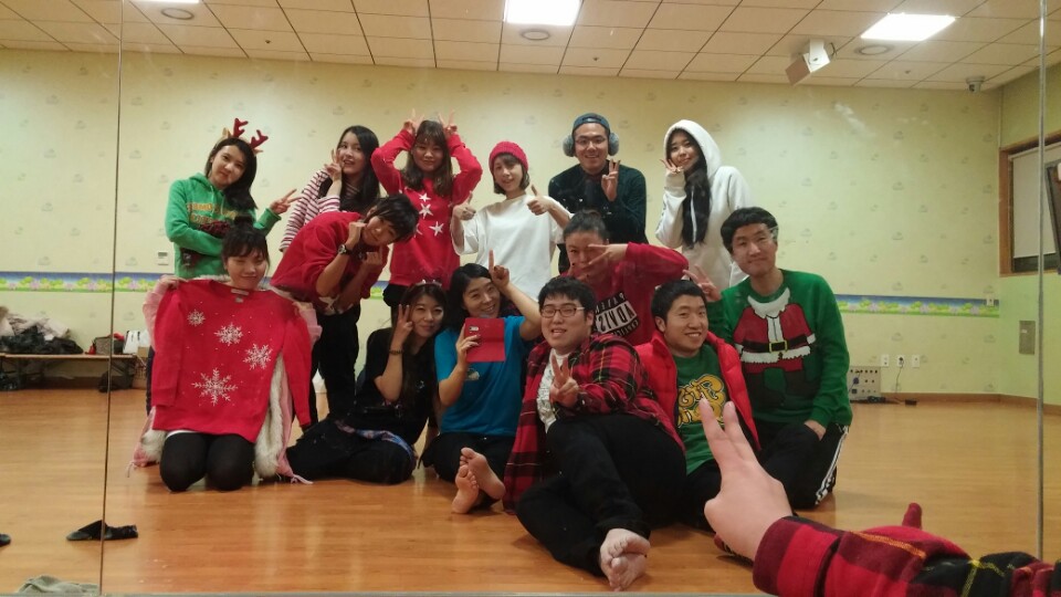 KakaoTalk_20141223_221405473.jpg : 12월 22,23일 액츠모임보고서(더욱 확장된 거울 앞에서 신나게 성탄공연 준비합니다^^)
