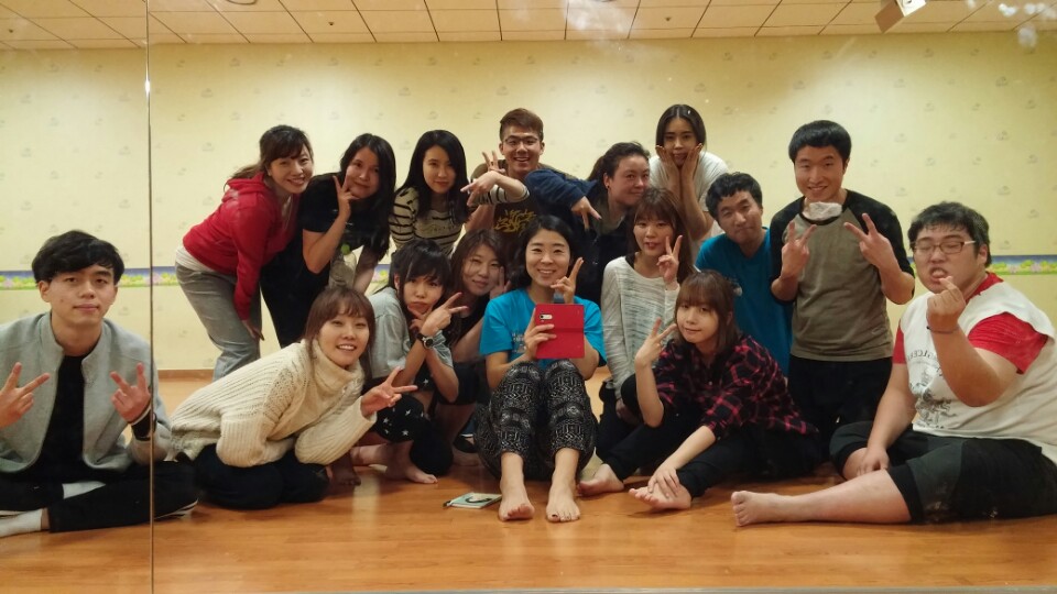 KakaoTalk_20141222_223423437.jpg : 12월 22,23일 액츠모임보고서(더욱 확장된 거울 앞에서 신나게 성탄공연 준비합니다^^)