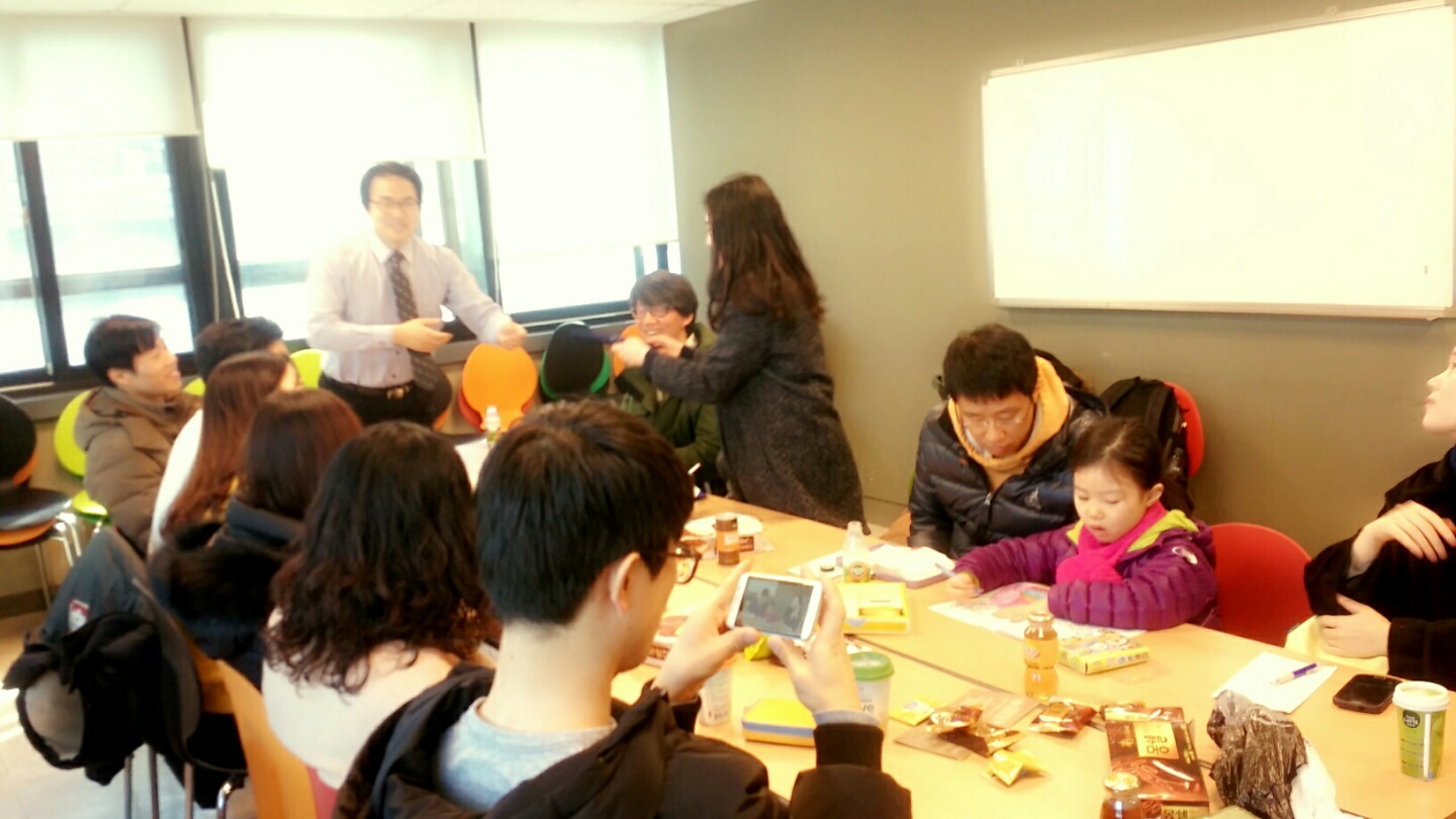 KakaoTalk_20160221_105025359.jpg : 청장년3진 주일 보고서 (제자훈련 수료증 전달 및 개업예배)